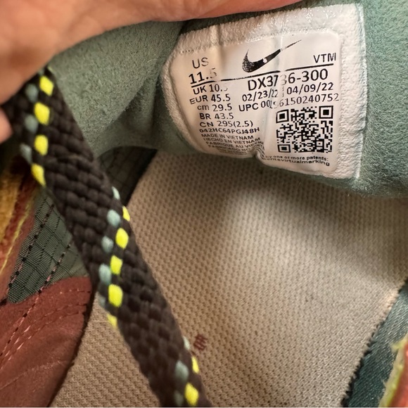 Nike Waffle One SE Golden Moss Black Bicoastal DX3736 300 Men's Size 11.5 - Picture 9 of 9